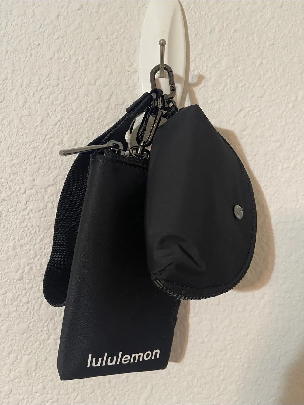 lululemon Black Dual Pouch Wristlet Wallet - Picture 1 of 3